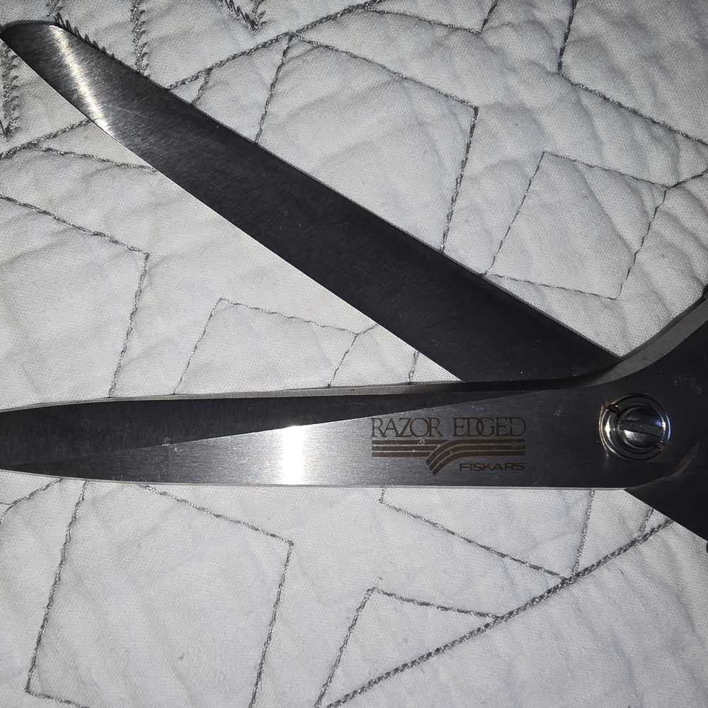 3 Pairs Fiskars Scissors Pinking, Razor Edged And Titanium. EUC - Picture 3 of 5